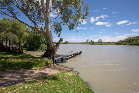 Greenbanks - River Shack Rentals - Accommodation Asia 1