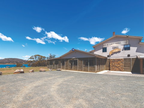 Great Lake Hotel - Accommodation Guide 0