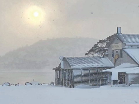 Great Lake Hotel - Accommodation Guide 1