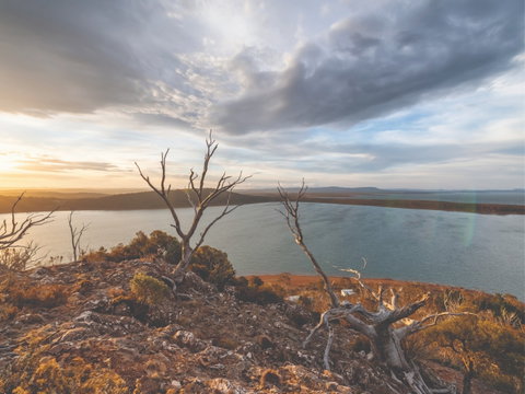 Great Lake Hotel - Accommodation Guide 2