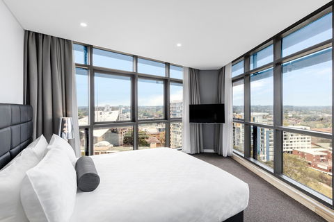 Meriton Suites Church Street, Parramatta - Accommodation Guide 1