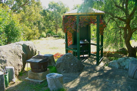 Nuggetty Cottage - Accommodation Guide 2