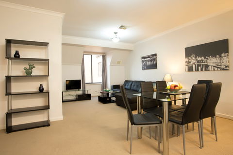 Regal Apartments - Accommodation Guide 0