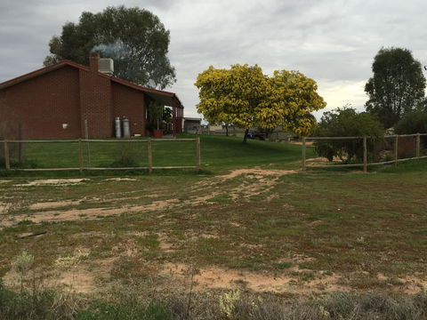 Riverland Holiday Cottage - Accommodation Asia 0