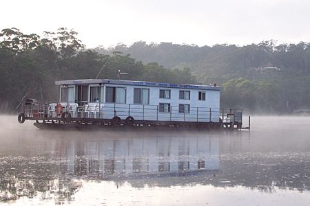 Clyde River Houseboats - Accommodation Asia 1