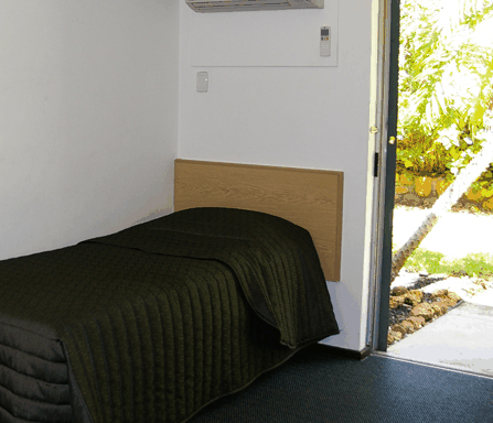 Flag Motor Lodge - Accommodation Guide 2