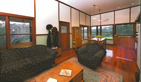Glauders Cottage - Accommodation Guide 2