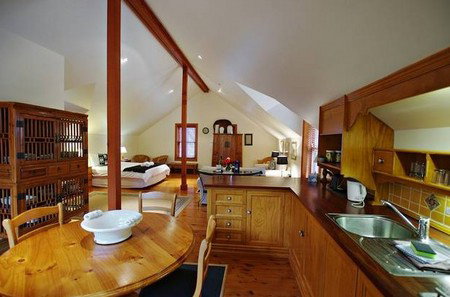 The Mews Studio Apartments - Accommodation Guide 1