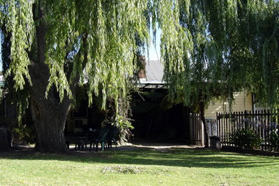 Pemberton Backpackers YHA & Budget Cottages - Accommodation Guide 1