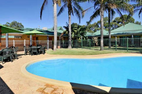 Drakesbrook Hotel Motel - Accommodation Guide 3