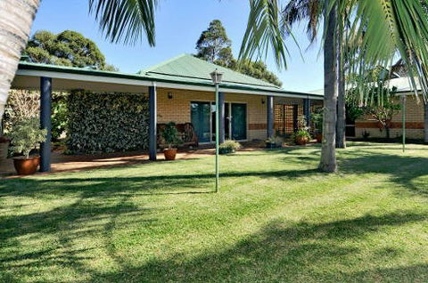 Drakesbrook Hotel Motel - Accommodation Guide 5