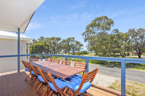 28A Kent Drive - Gorgeous Location Opposite Kent Reserve In Encounter Bay - Accommodation China 1