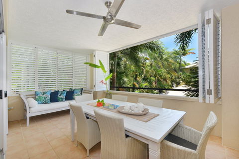 Cayman Villas Port Douglas - Accommodation China 2
