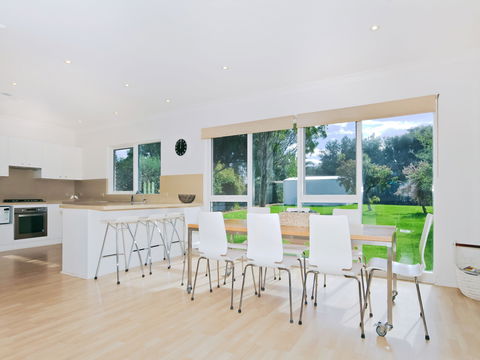 Century 21 SouthCoast: Tennis Elbow - Accommodation China 1