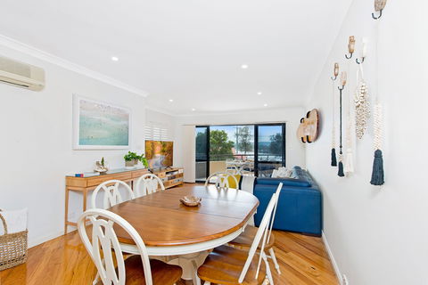 Dolphin Cove  North Haven - Accommodation Guide 1