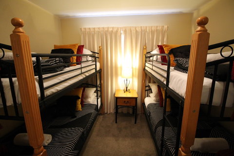 Dromaius 5 - Accommodation Asia 1