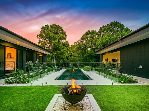 Friday Sabai - Accommodation Asia 0