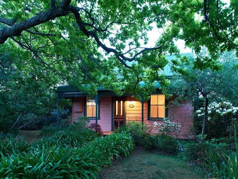 Hawthorne Cottage: Blackheath - Accommodation Asia 0