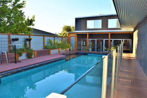 Heathcote Inn - Accommodation Guide 0