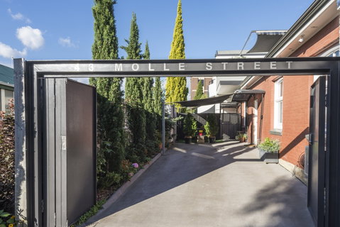 Hobart Cityscape Apartment 4 Studio - Accommodation Guide 0