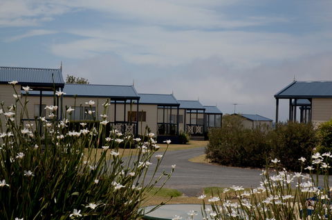 Swan Bay Holiday Park - Accommodation China 0
