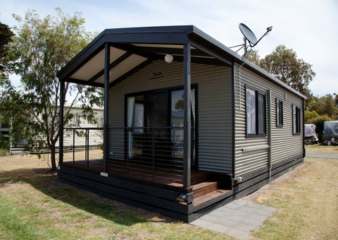 Swan Bay Holiday Park - Accommodation China 2
