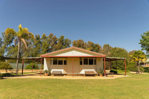 Tokemata Retreat - Accommodation Guide 1