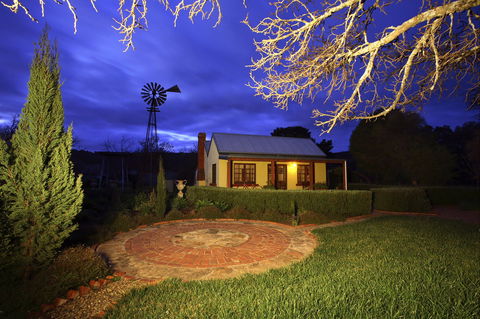 Yellow Cottage - Accommodation Asia 0