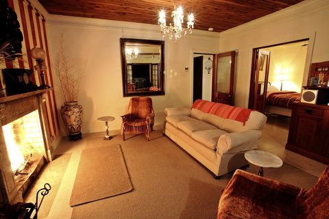 Yellow Cottage - Accommodation Asia 1