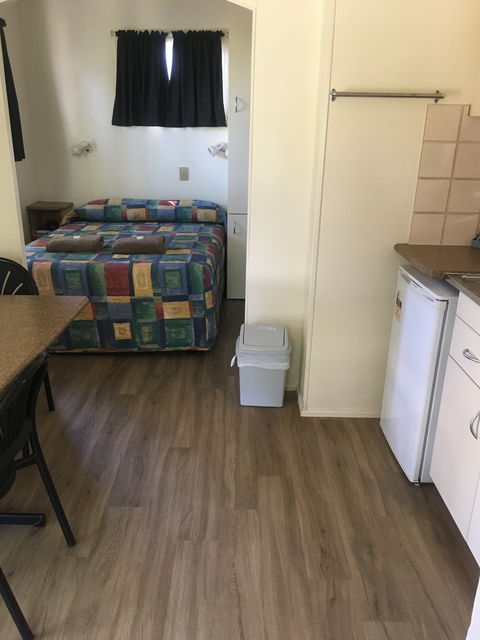 Bailey Bar Caravan Park - Accommodation Guide 2