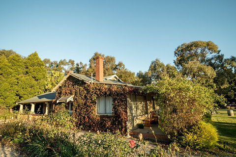 Barristers Block Vigneron Villa - Accommodation Asia 1