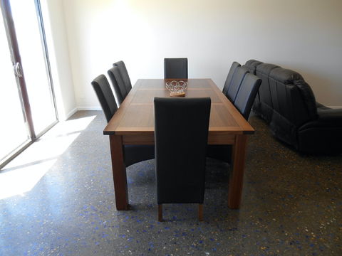 Blue Door Retreat - Accommodation Guide 2