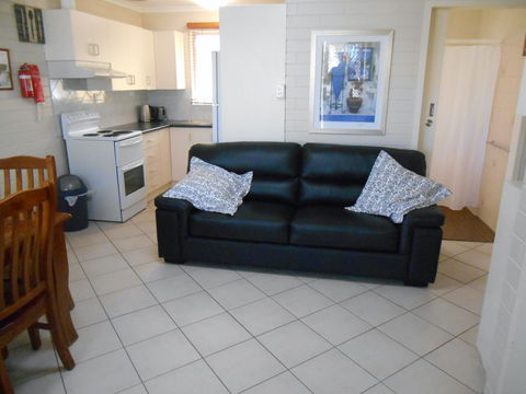 Clan Ranald Holiday Unit 2 - Accommodation Guide 2