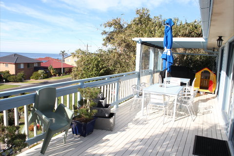 Golf At Glasshouse Rocks - Accommodation Asia 2