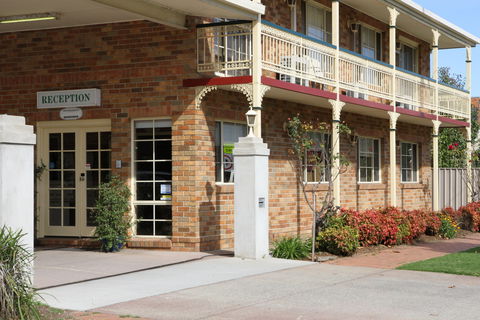 Grand Manor Motor Inn - Accommodation Asia 0