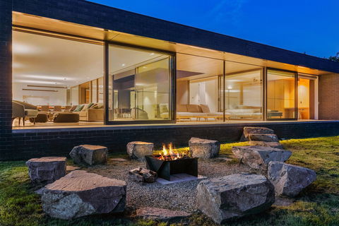 Lyenna - Accommodation Guide 2