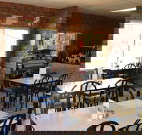 Mataranka Roadhouse and Cabins