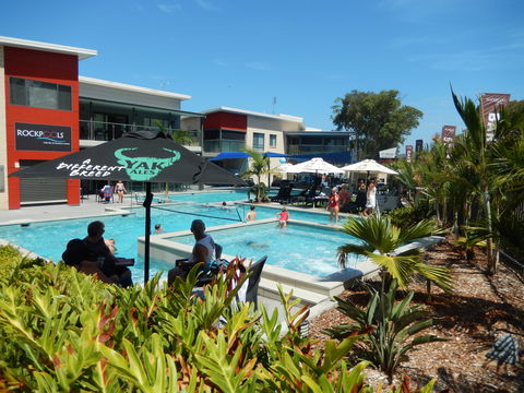 Middle Rock Holiday Resort - Accommodation China 2