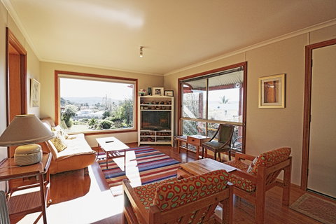 Monaro Cottage - Accommodation Guide 2