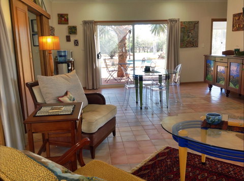 Munga Munga B&B - Accommodation Guide 1