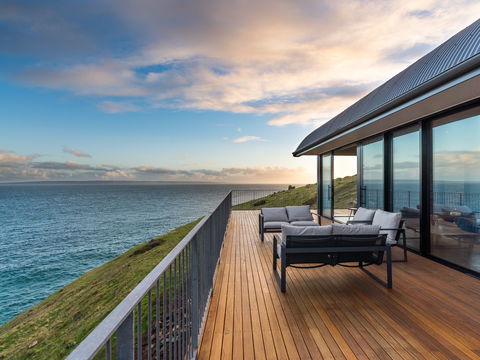 Naiko Retreat - Accommodation Guide 2