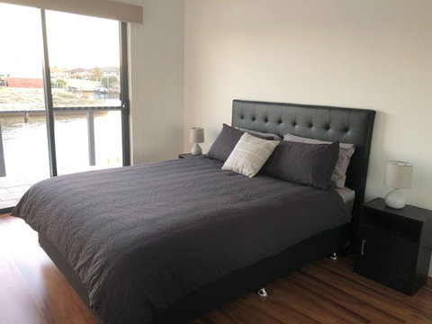 Port Bouvard Retreat - Large Family Friendly Canal Home With Private Jetty - Accommodation Asia 1