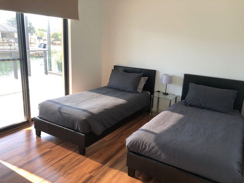 Port Bouvard Retreat - Large Family Friendly Canal Home With Private Jetty - Accommodation Asia 2