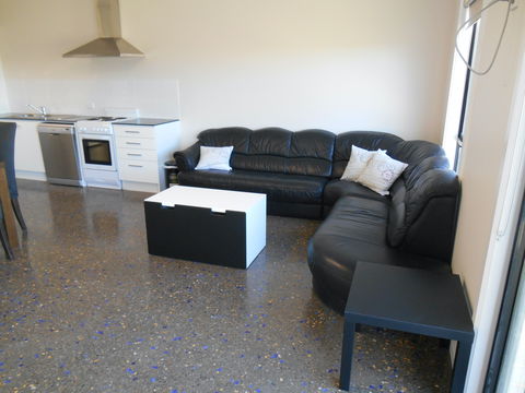 Red Door Retreat - Accommodation Guide 2