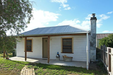 Stable Cottage - Accommodation China 0