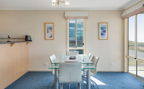 208 Surfers Pde - Accommodation Asia 2