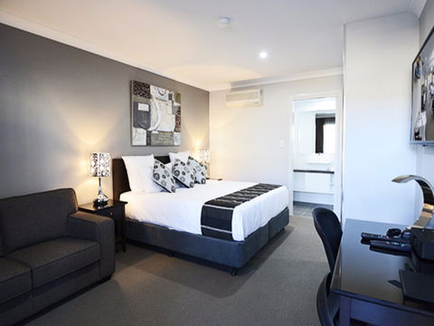 Aastro Dish Motor Inn - Accommodation Asia 2