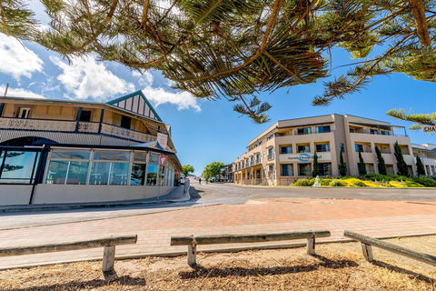 Aurora Ozone Hotel - Accommodation Guide 0