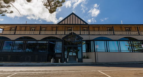 Aurora Ozone Hotel - Accommodation Guide 2