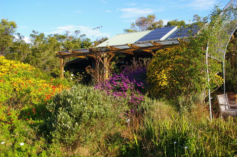 Back Forest Retreat - Accommodation Guide 2